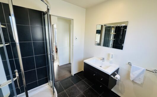 🏡 3 Bedroom Motel Unit – Sleeps 6